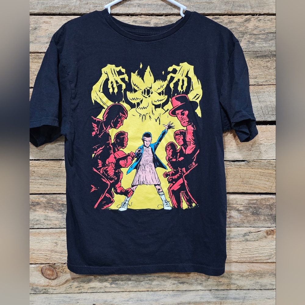 Size Large Black Strangers Things Tee Shirt‎ Super Soft